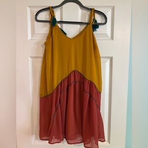 Block colored women’s dress, size small